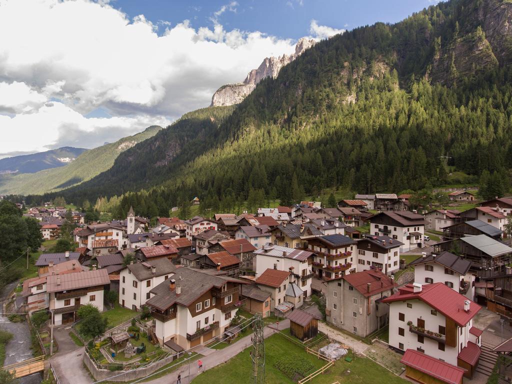 Hotel Garni Ai Serrai Rocca Pietore Eksteriør bilde
